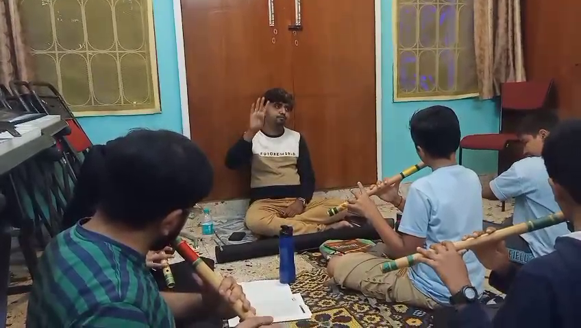 classical flute classes in Bangalore online flute classes Bangalore best flute player in Bangalore